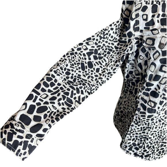 Chicos Shirt Jacket Button Front Sz 1 Lightweight Front Pockets Black Tan Beige - Picture 5 of 10